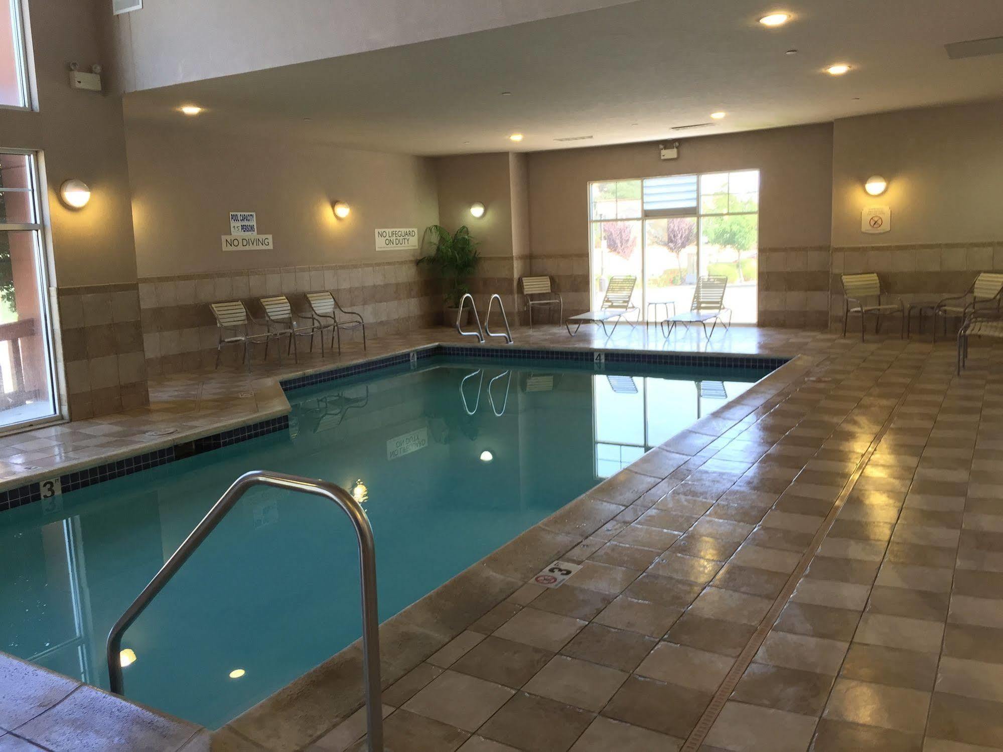 Fairfield Inn & Suites By Marriott Fairfield Napa Valley Area Екстериор снимка