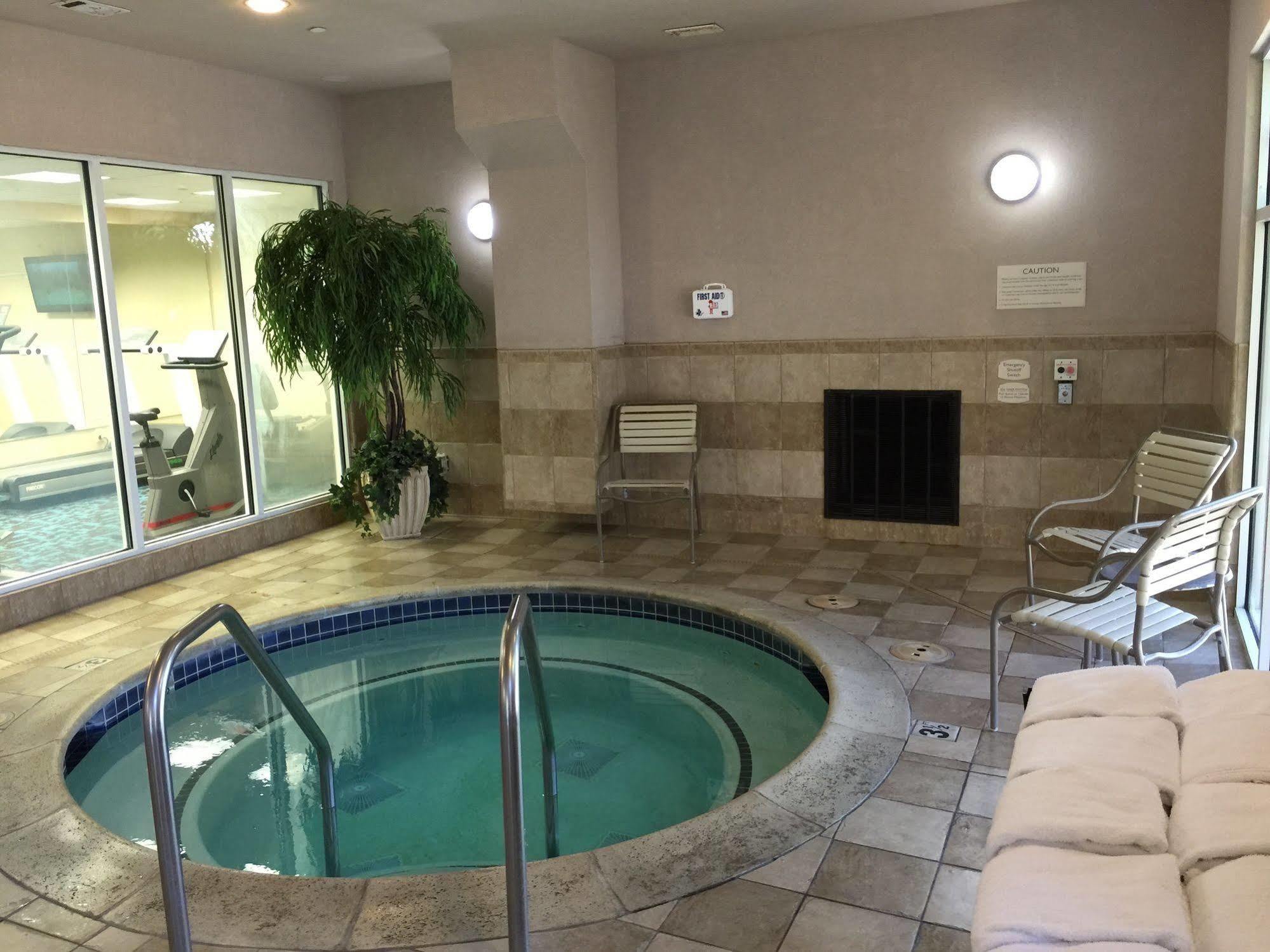 Fairfield Inn & Suites By Marriott Fairfield Napa Valley Area Екстериор снимка